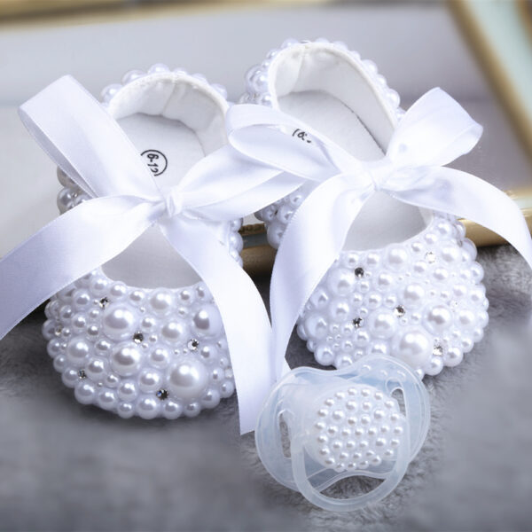 Sapatinho com Pérolas Brancas e Strass: Elegância para Batizados e Casamentos 0-3 meses